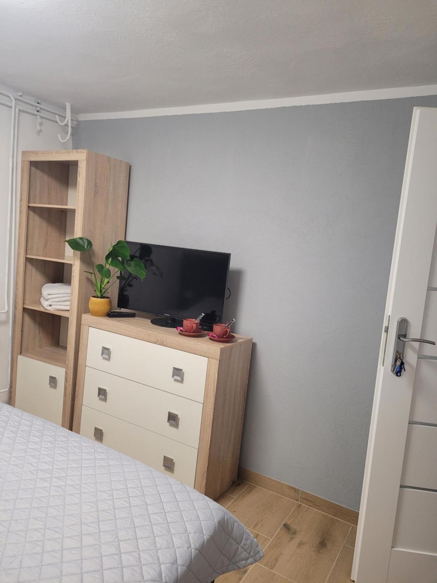 Pokoje Na Warszawskiej Gorzów Wielkopolski Exterior foto